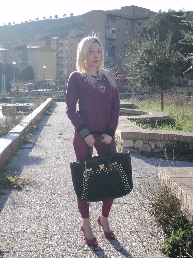 radiant-orchid-emerald-green-outfit